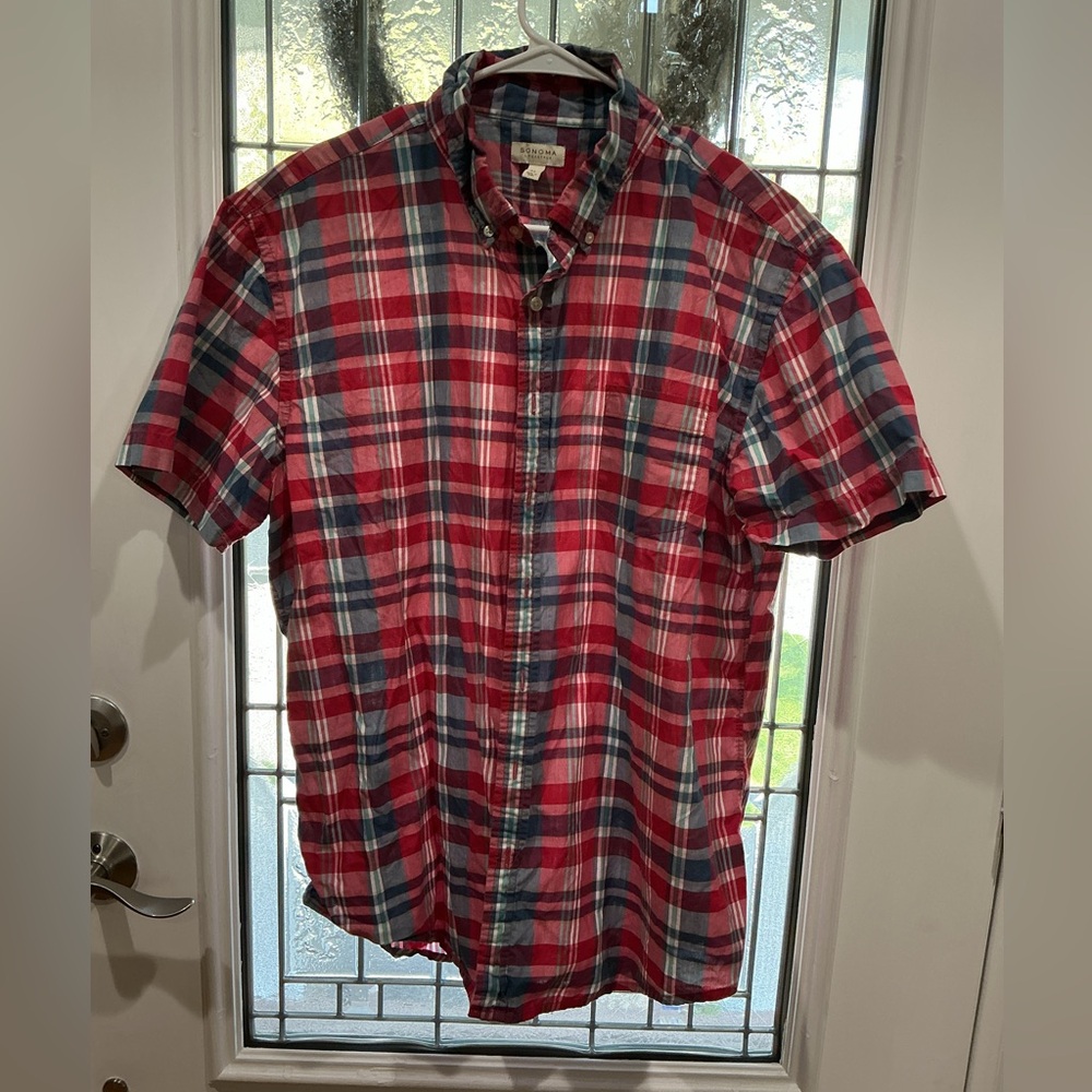 Sonoma Men’s XL Red and Blue Casual Button Down Shirt